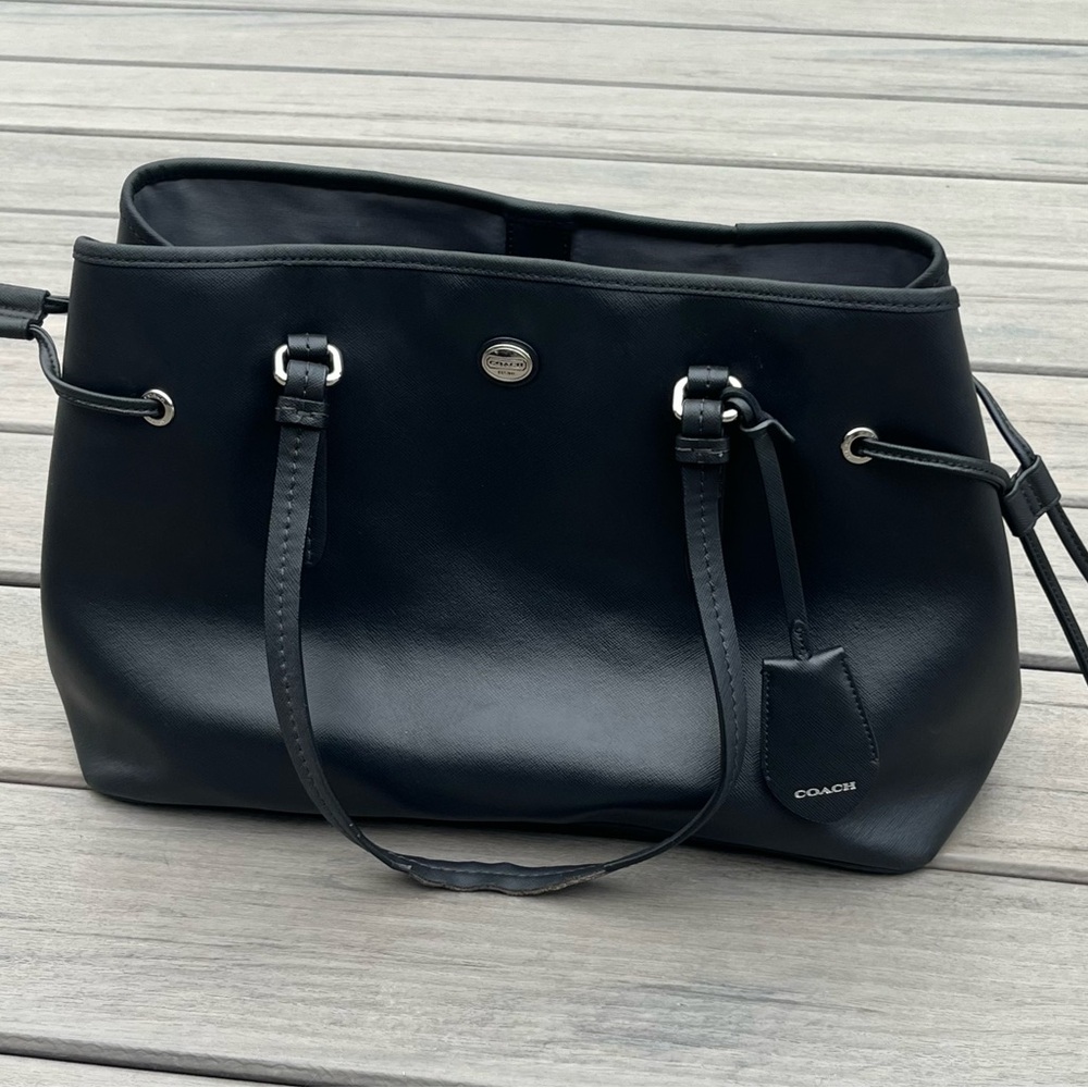 Coach; Black; Waterproof Leather Tote; Moderate Wear; Coach Key Chain; 18x6x10in